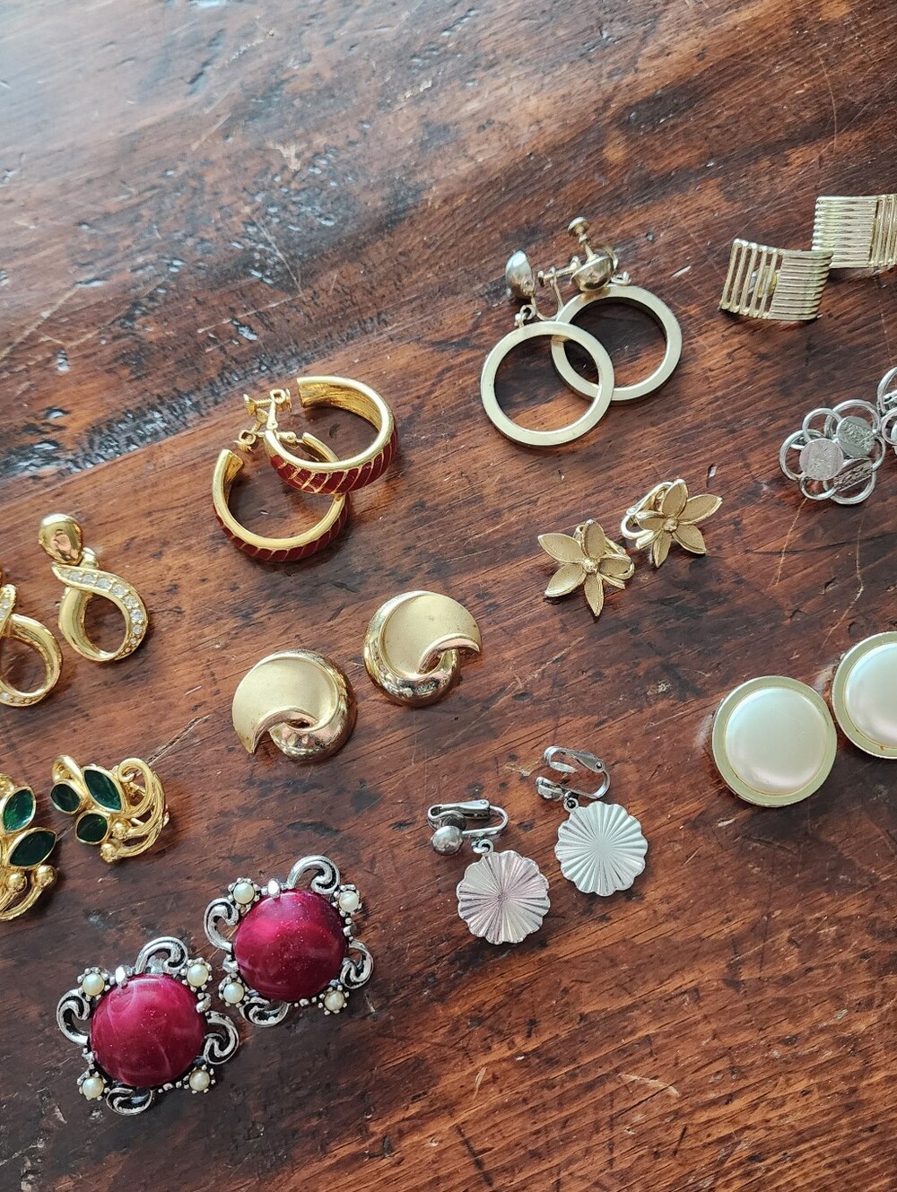 Lot of 10 Pairs Vintage Clip On Earrings 1 Pireced Cora Trifari Avon Sarah Cov